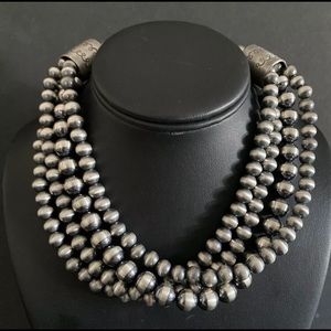S.S.Multi Strand Pearls BeadNecklace.Choker
